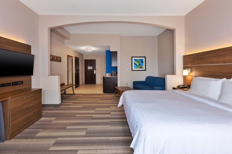 HOLIDAY INN EXPRESS & SUITES WARMINSTER/DOYLESTOWN