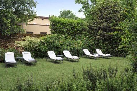 Unwind and sunbathe in our relaxing inner garden.