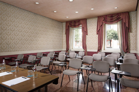 Montecchi Meeting Room is ideal for small events and gatherings.