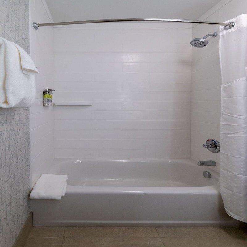 Holiday Inn Express and Suites Marion