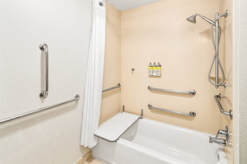 HOLIDAY INN EXP STES NEWARK
