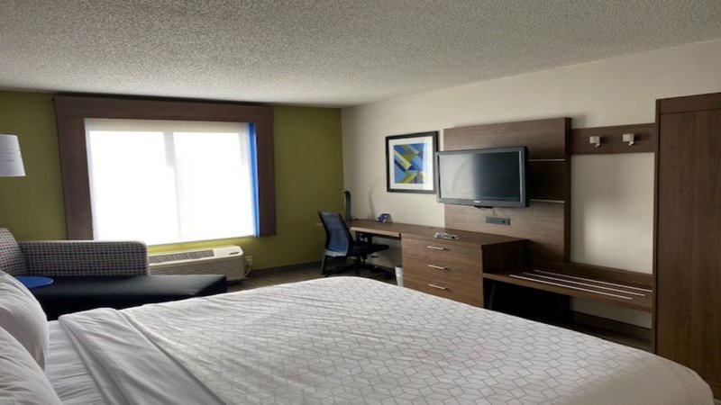 HOLIDAY INN EXP STES REIDSVILL