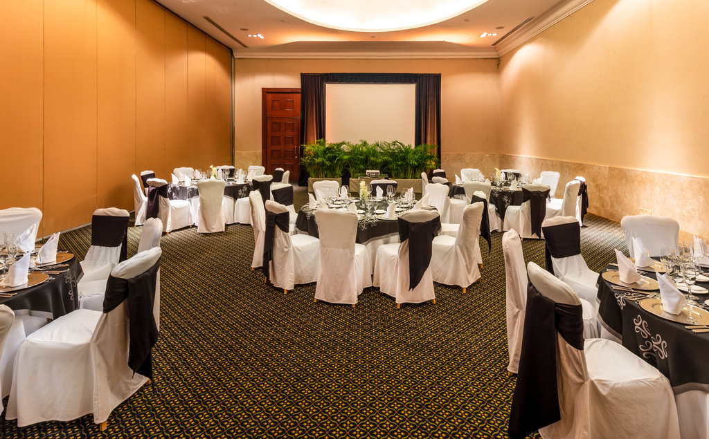 Hold your next event in one of our Banquet rooms.