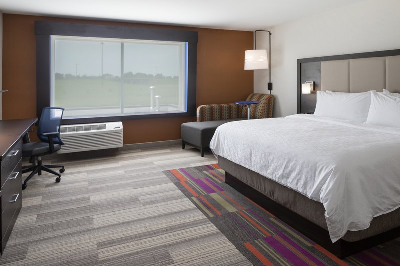 Holiday Inn Express and Suites Bourbonnais East – Bradley