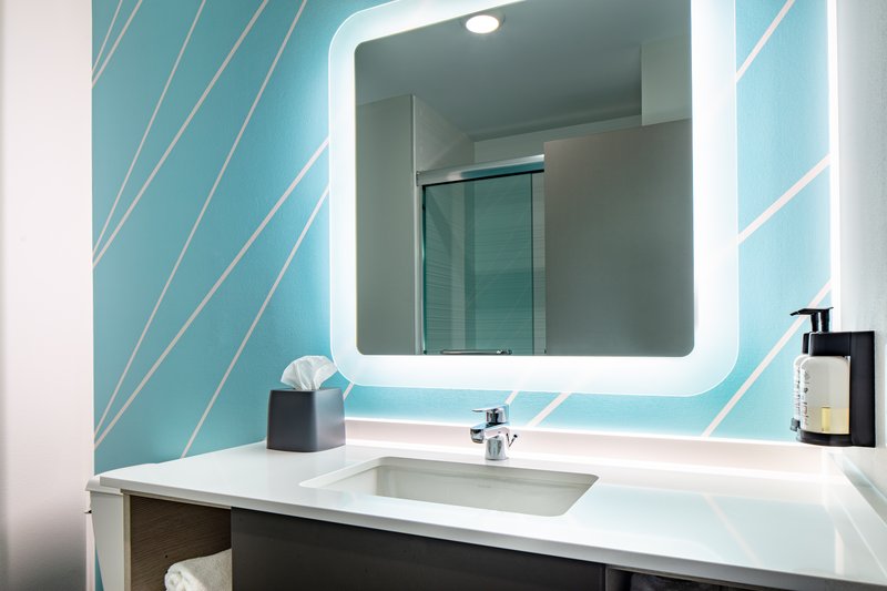 avid Hotels Madison – Monona