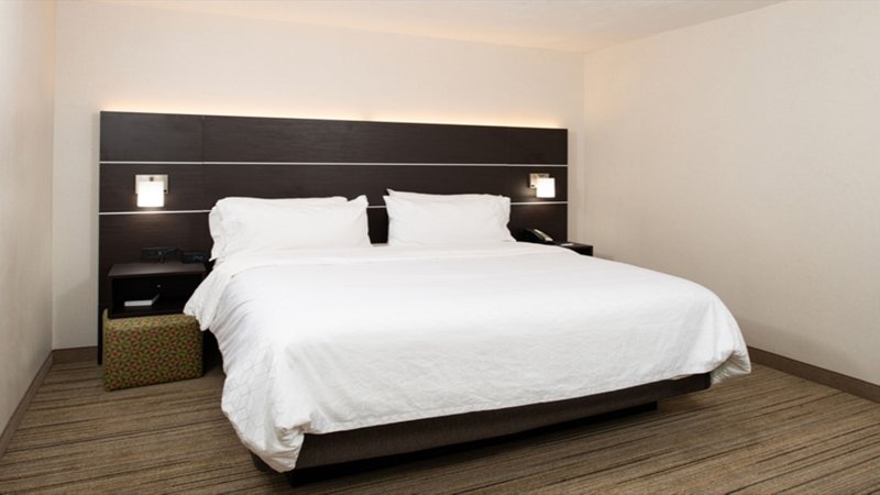 HOLIDAY INN EXPRESS WEST