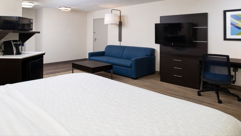 1 KING BED WITH SOFA BED NONSMOKING