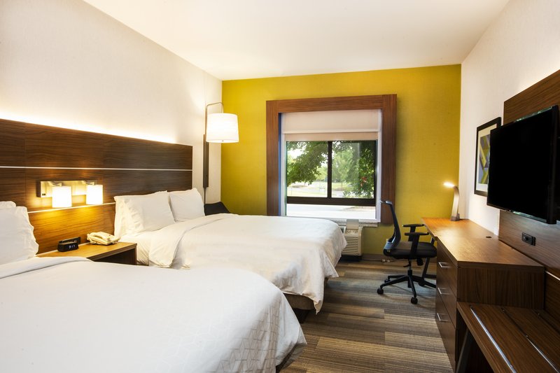 2 QUEEN BEDS NONSMOKING