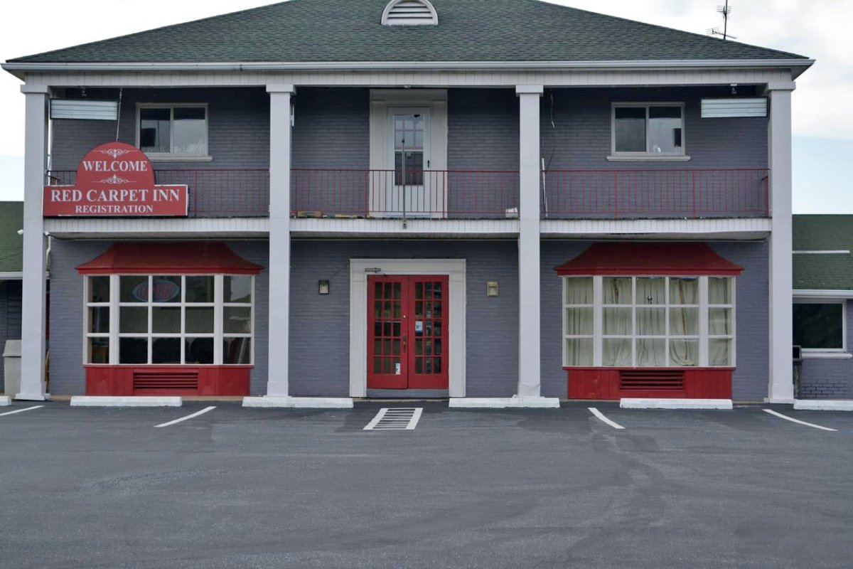 Red Carpet Inn & Suites