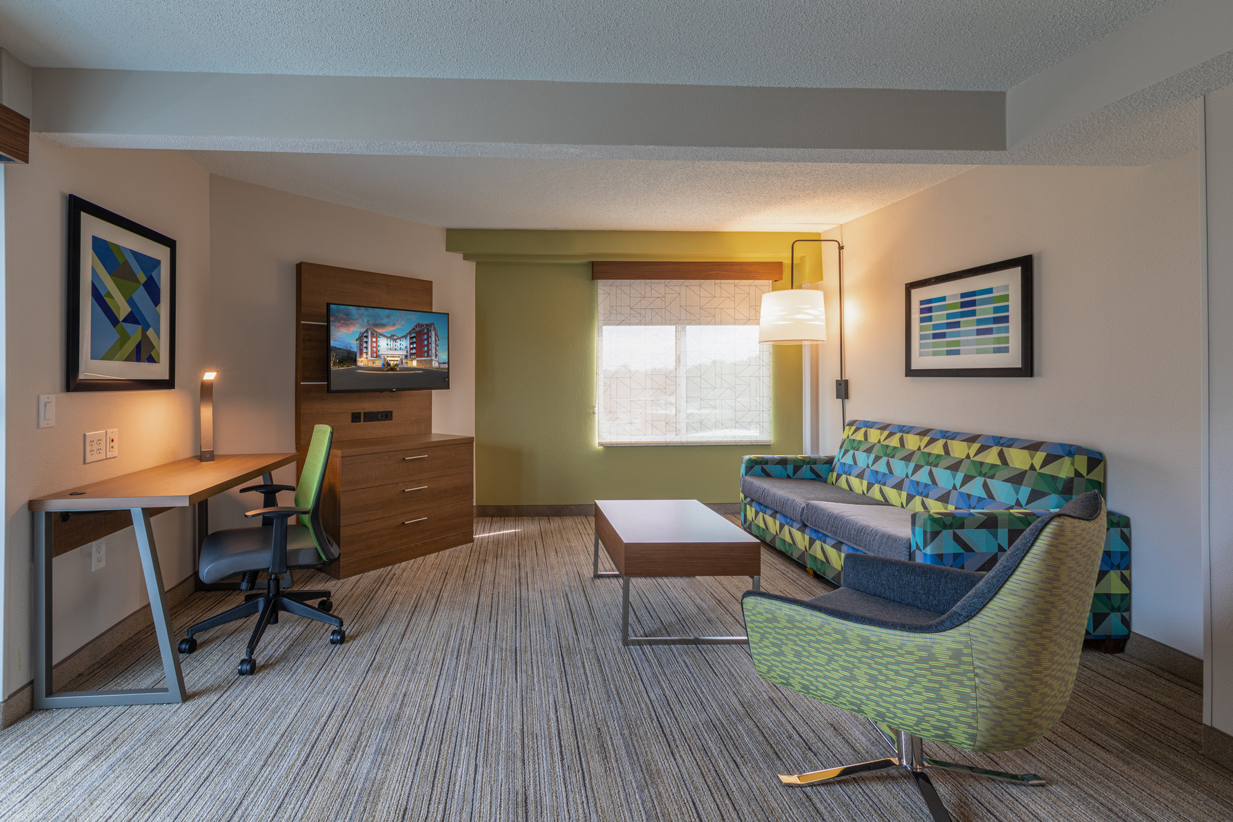 Holiday Inn Express & Suites Asheville Downtown Room Type - 2 King Beds 2 Bedroom Suite