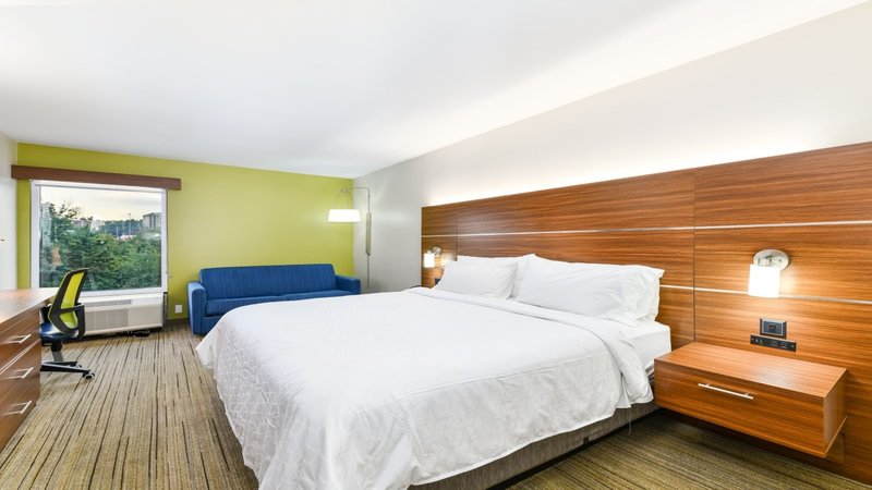 HOLIDAY INN EXPRESS AND SUITES PIGE