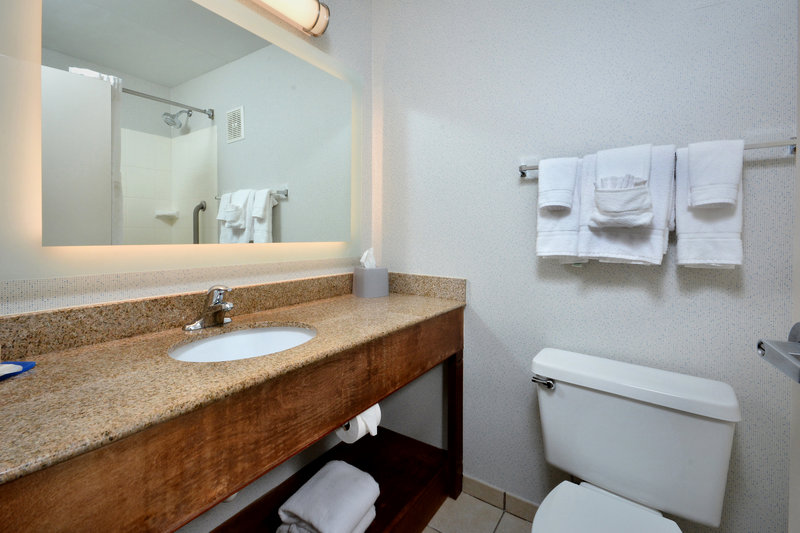 HOLIDAY INN EXPRESS LYNCHBURG