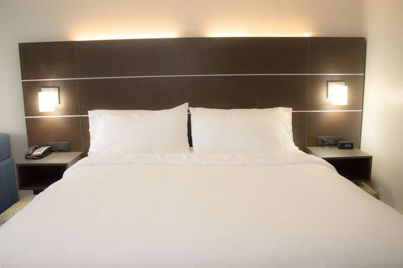 HOLIDAY INN EXPSTES HUBER HGTS