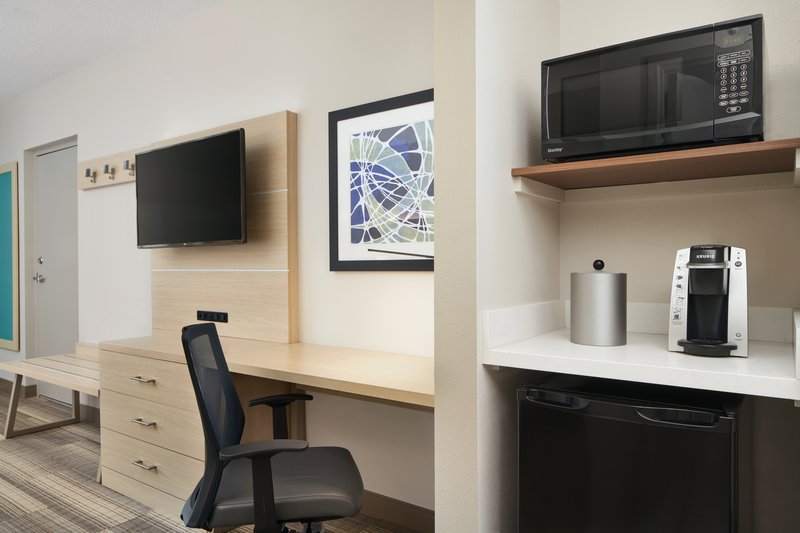 Holiday Inn Express – Military Building 6007