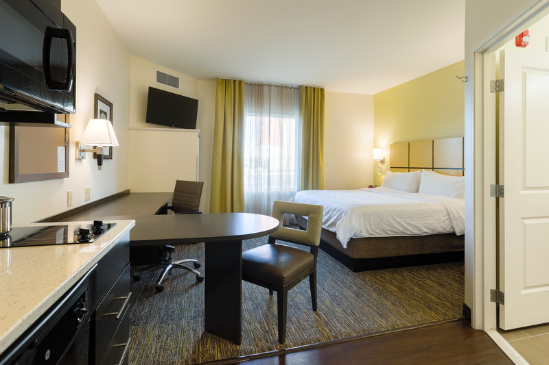 Candlewood Suites Lenexa