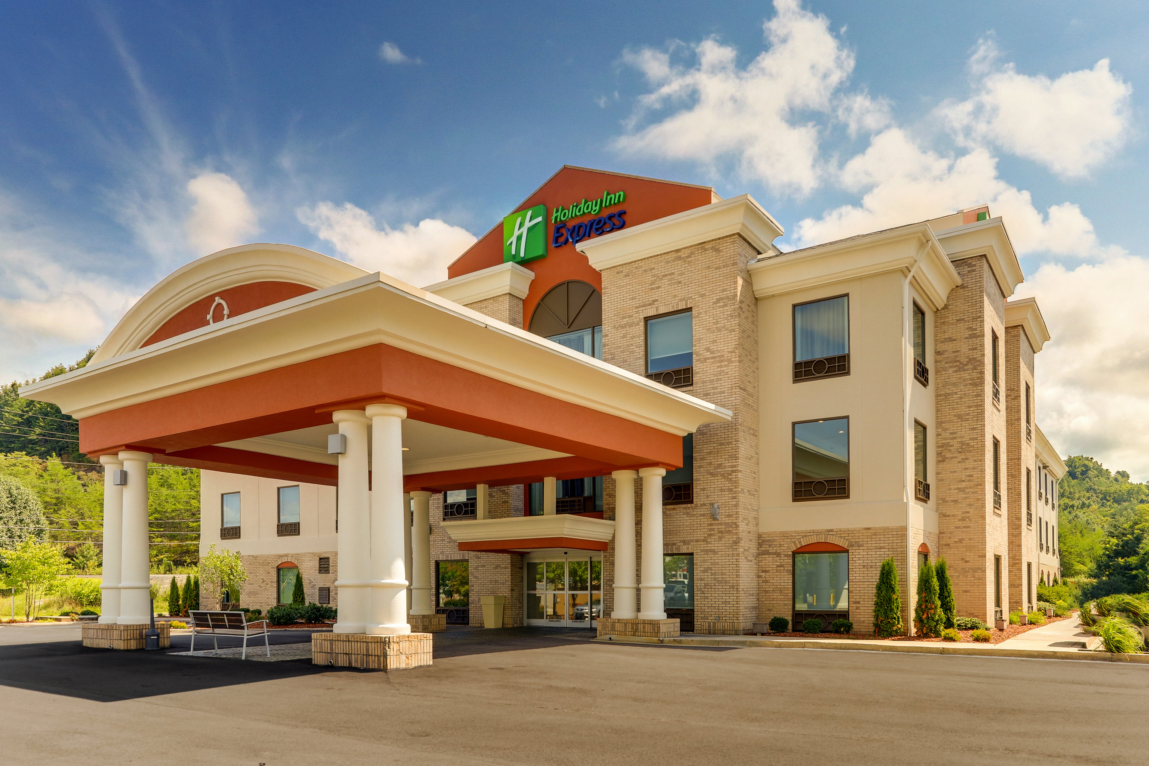Holiday Inn Express & Suites