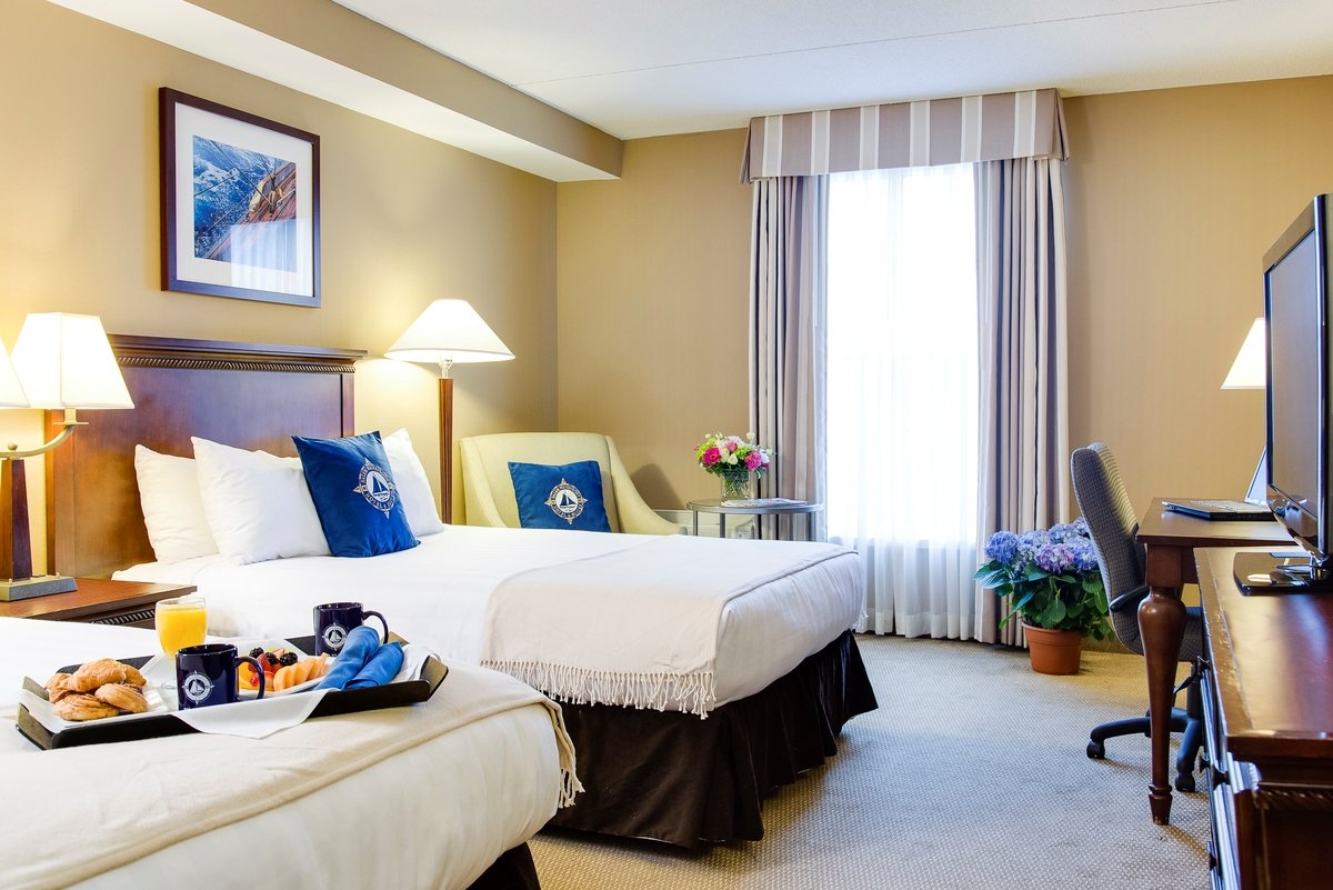 Salem Waterfront Hotel