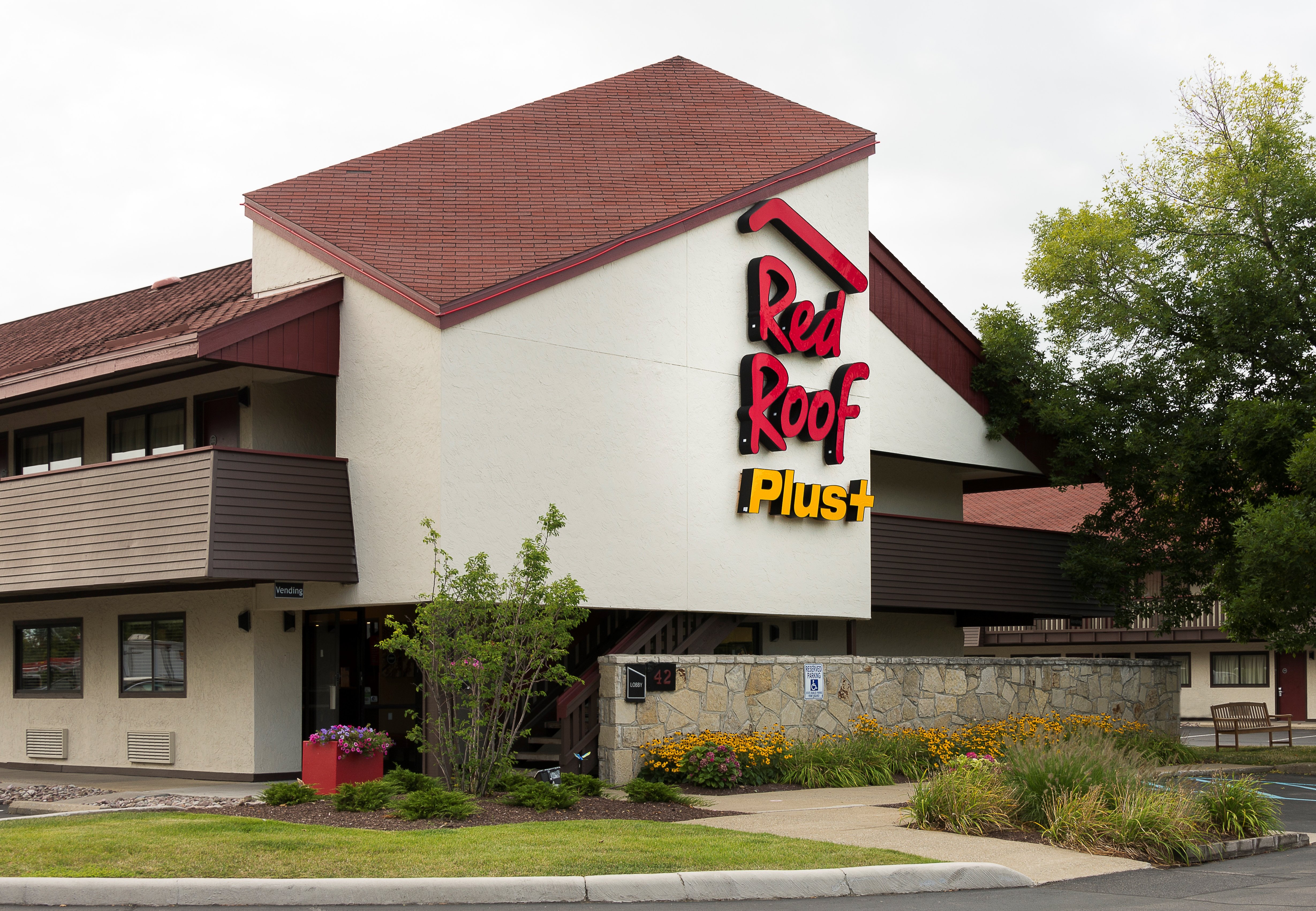 Red Roof PLUS+ Pittsburgh South-Airport
