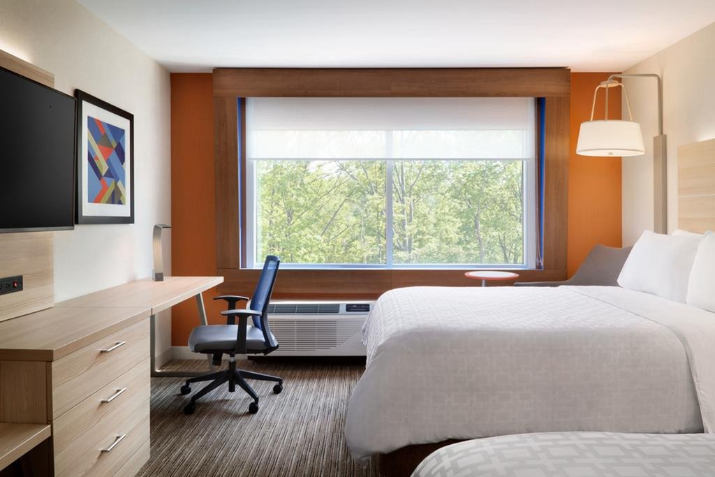 Holiday Inn Express & Suites Jackson, an IHG Hotel Room Type - 2 Queen Beds Standard Comm Accessible