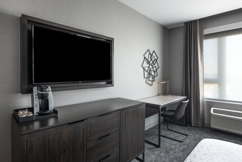 Holiday Inn Express Boston Logan Airport – Revere