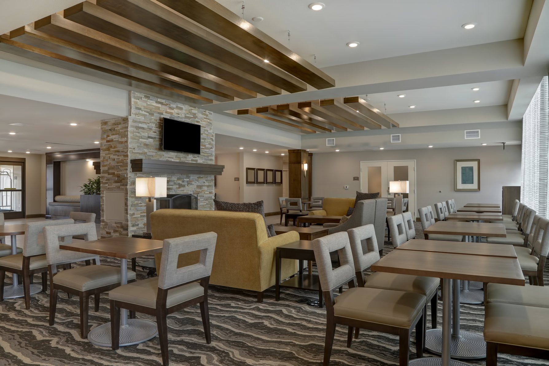 Dining and open lobby area