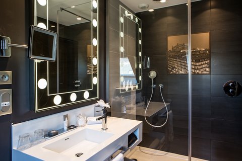 Sentez vous comme une star dans nos salles de bain au décor unique