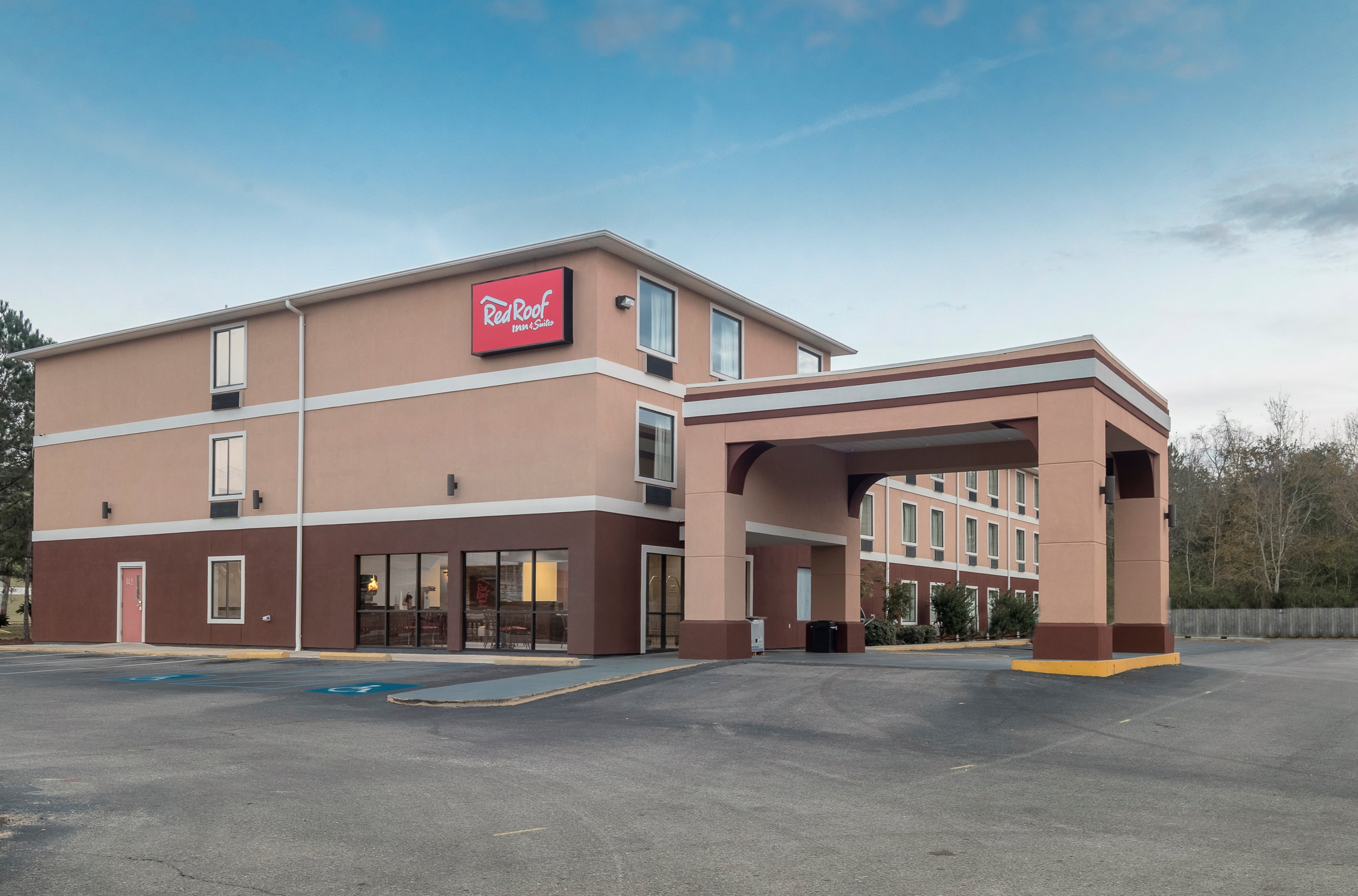 Red Roof Suites Biloxi-Ocean Springs