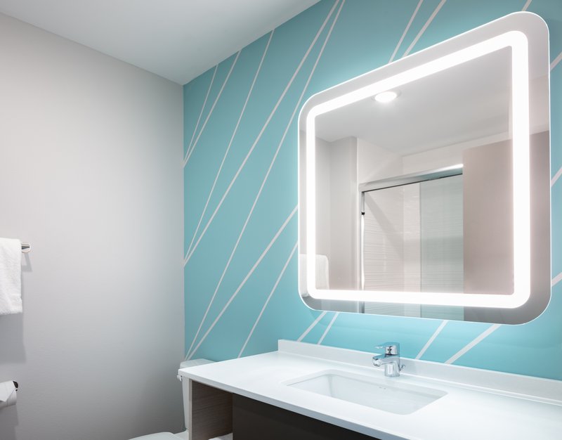 avid Hotels Roseville – Minneapolis North