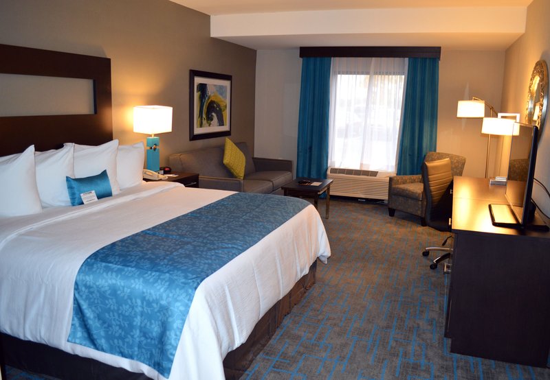 Holiday Inn Hotel and Suites Syracuse Airport – Liverpool