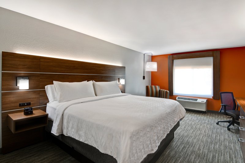 Holiday Inn Express & Suites ANDERSON