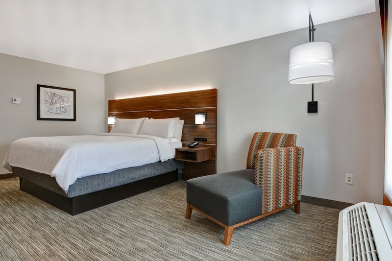 Holiday Inn Express & Suites ANDERSON