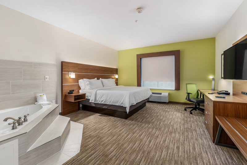 Holiday Inn Express Suites Van Buren