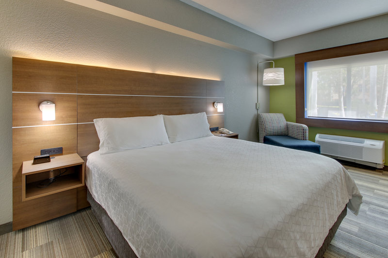 HOLIDAY INN EXP STES METRO CTR