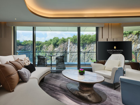 Chairman Suite Living Room