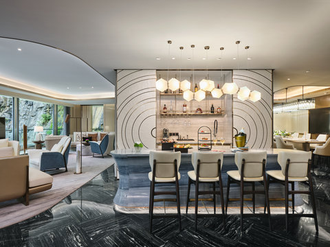 Chairman Suite Bar