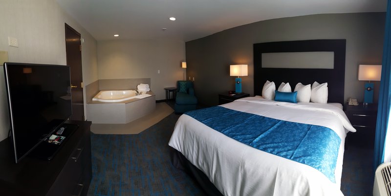 Holiday Inn Hotel and Suites Syracuse Airport – Liverpool