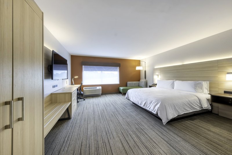 Holiday Inn Express and Suites Staunton