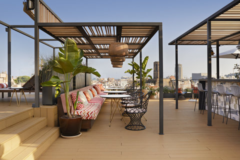 Disfruta un brunch con cócteles de autor con vistas a la ciudad
