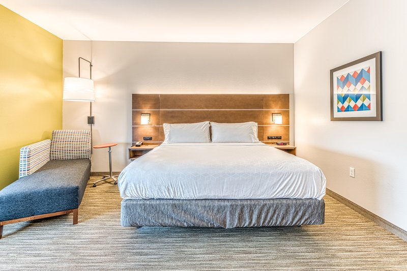 Holiday Inn Express and Suites Champaign North – Rantoul