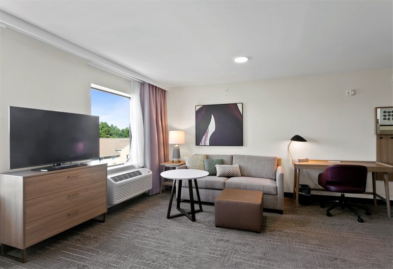 1 KING BED STUDIO SUITE WITH SHOWER