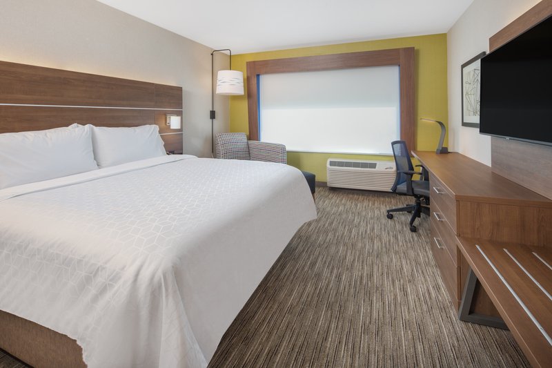 HOLIDAY INN EXPRESS MADERA