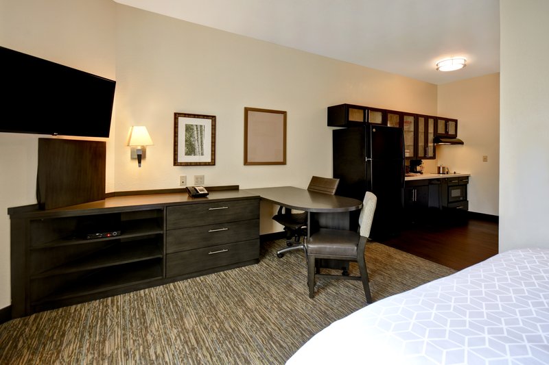 CANDLEWOOD SUITES ST. CLAIRSVILLE