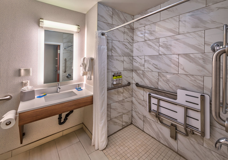HOLIDAY INN EXP AND STES RENO