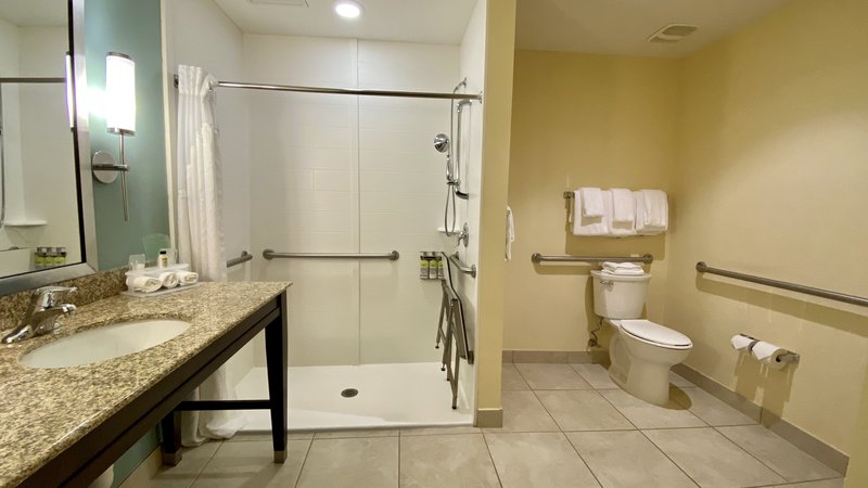 KING MOBIL ACCESSIBLE ROLL IN SHWR NOSMK