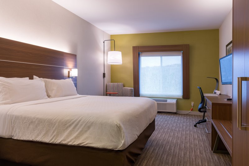HOLIDAY INN EXPRESS BRANFORD