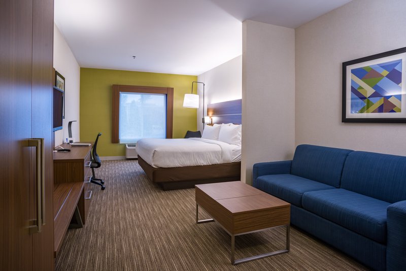HOLIDAY INN EXPRESS BRANFORD