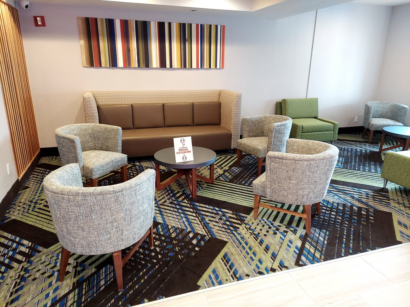 Newly renovated lobby 