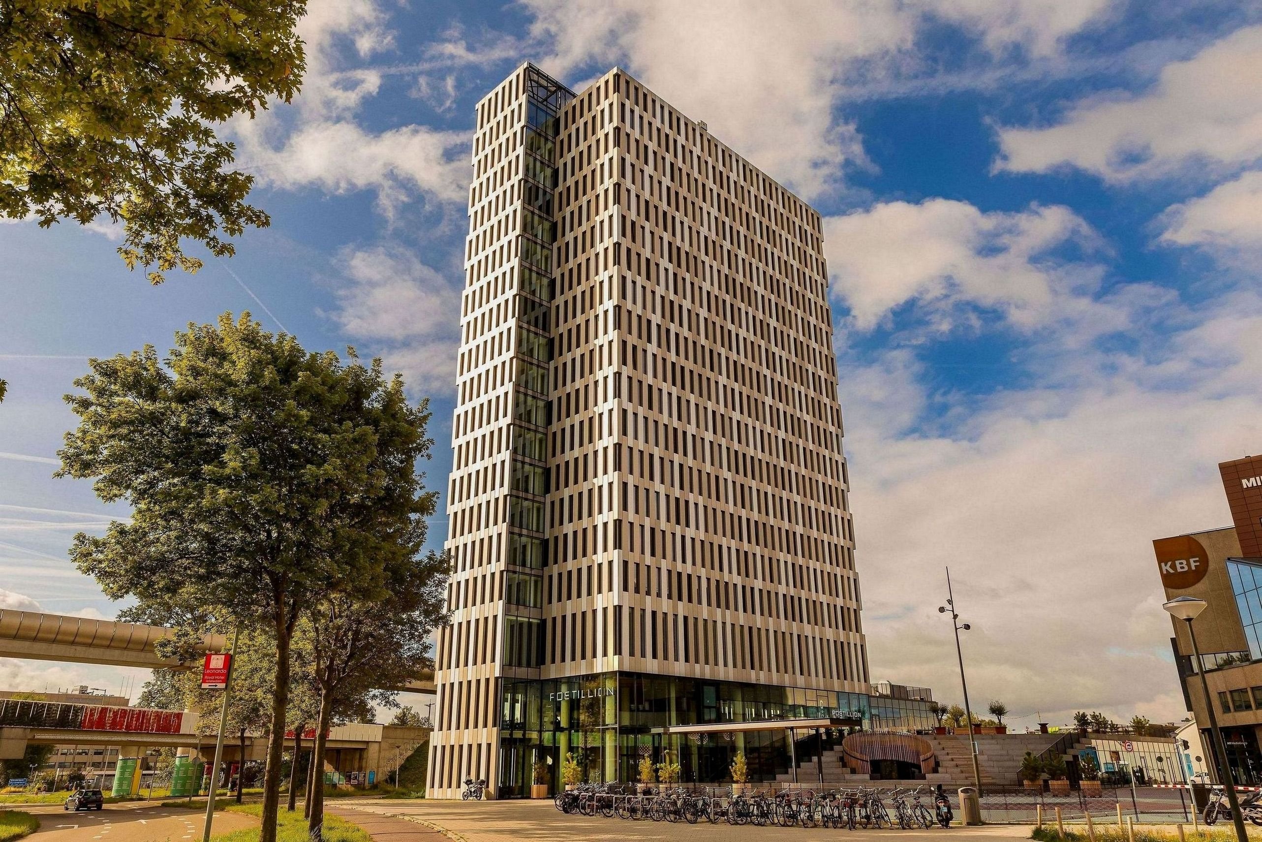 Postillion Hotel & Convention Center