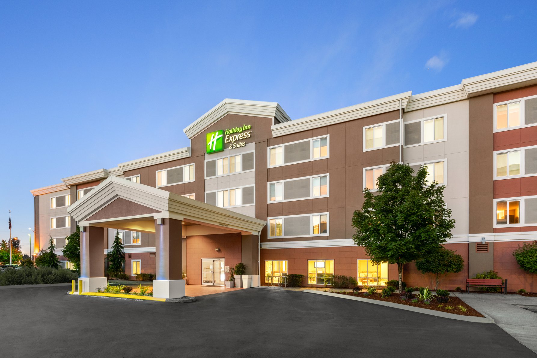 Welcome to the Holiday Inn Express near Costco Wholesale Depot.