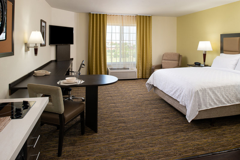 CANDLEWOOD SUITES OLATHE